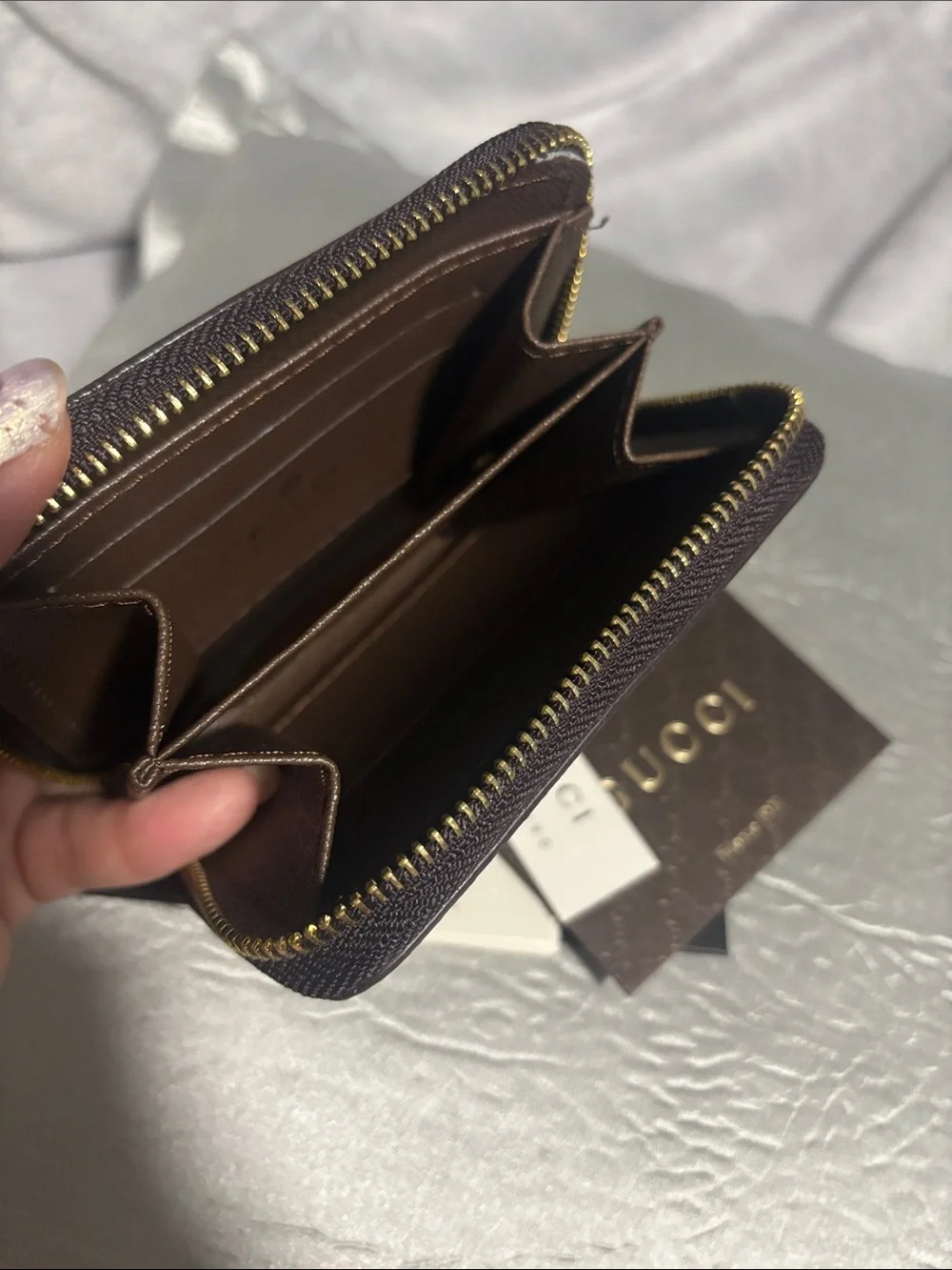 Gucci Brown Beige GG Supreme Zip Card Wallet with Gold Hardware (was a gift) - Picture 5 of 6